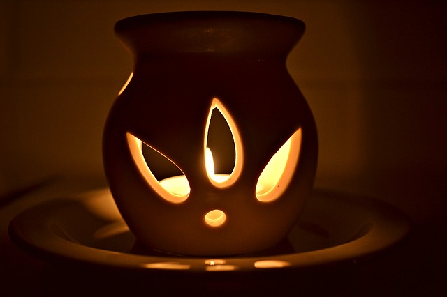 aromalampa se svíčkou